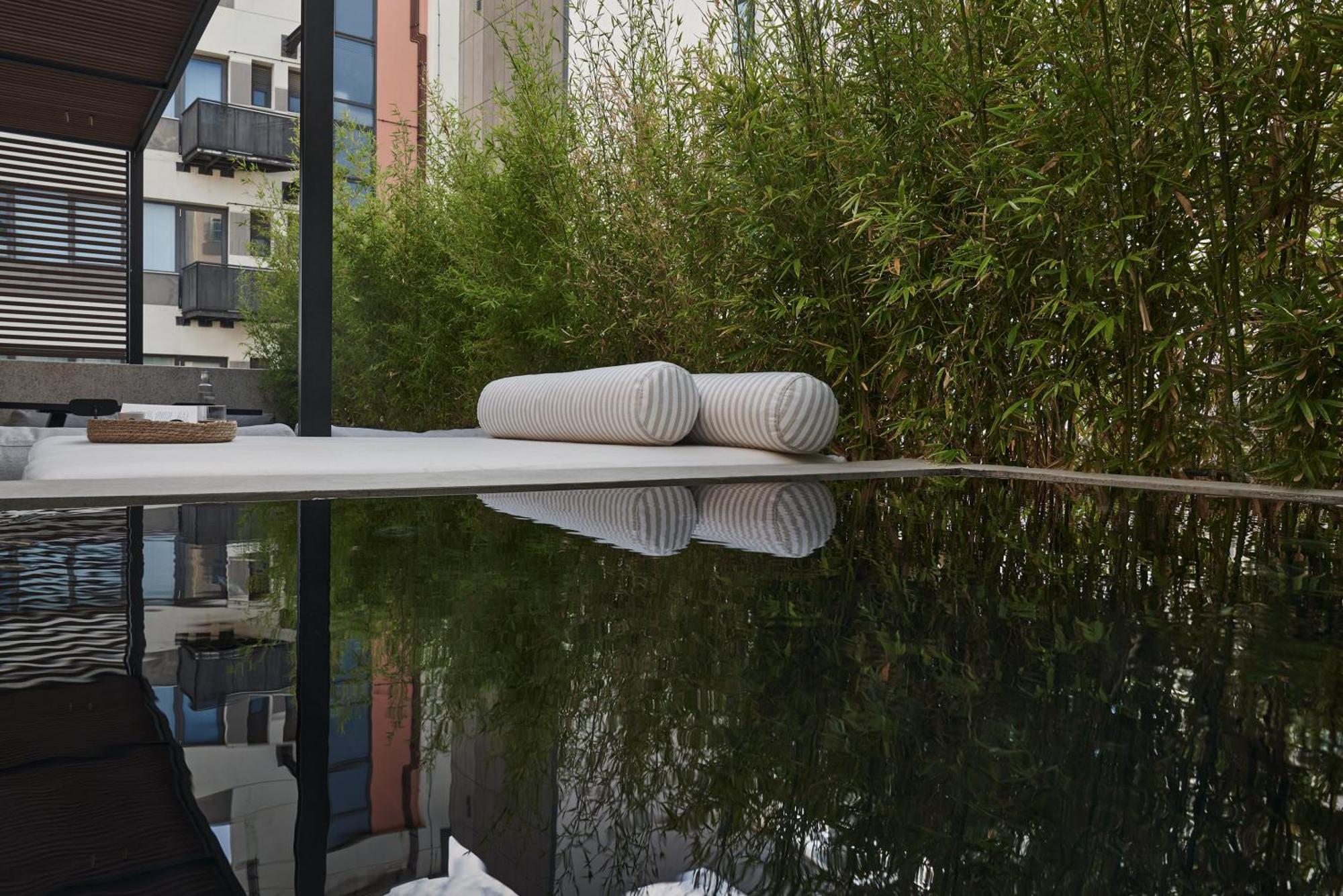 The Newel Psychiko Hotell Athen Eksteriør bilde The reflecting pool