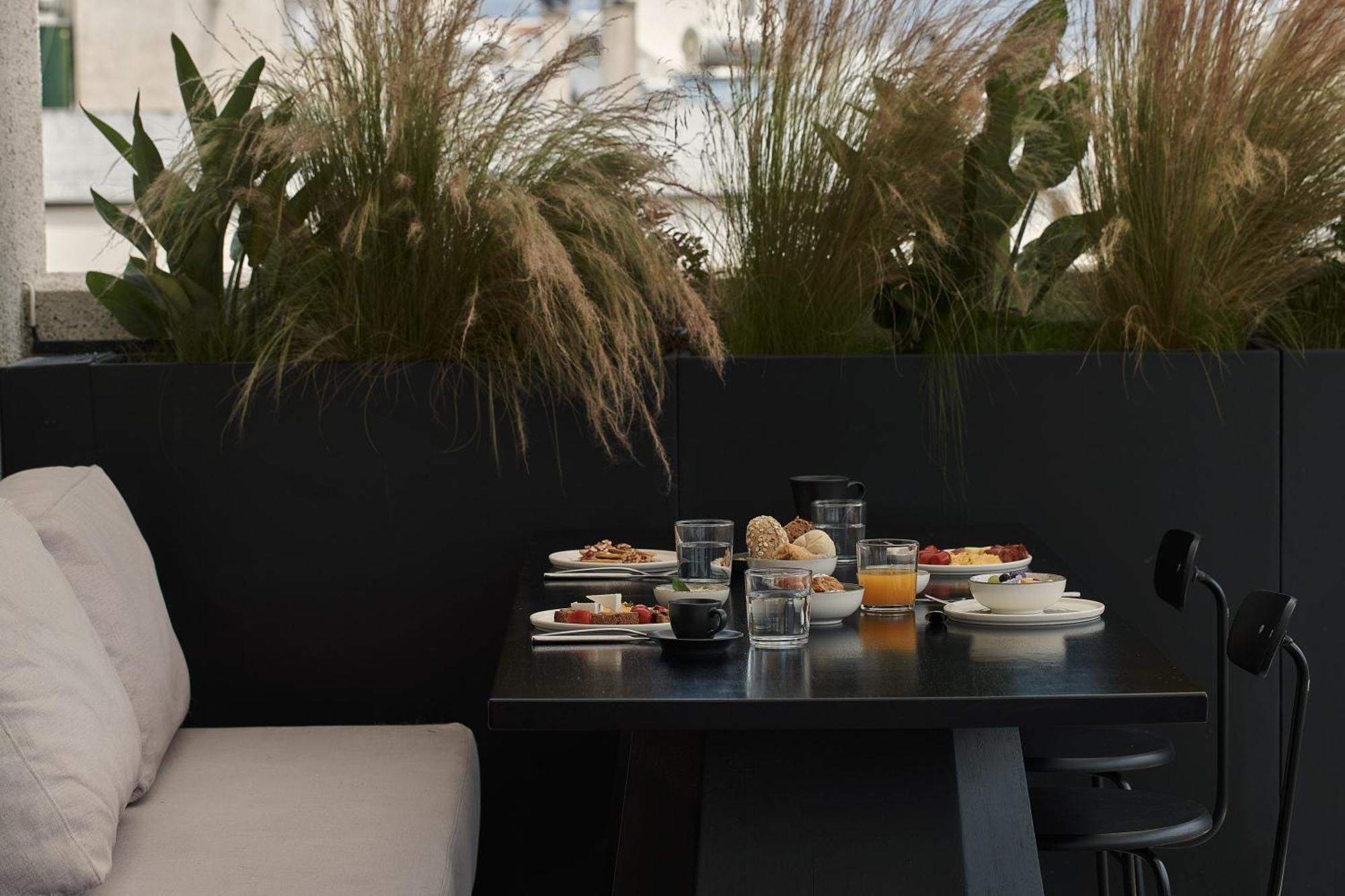 The Newel Psychiko Hotell Athen Eksteriør bilde Breakfast at the Hotel